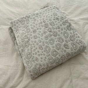 Cheetah Throw